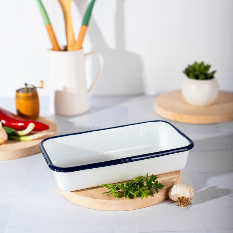 Metalac ?etvrtasti peka? RETRO WHITE 22cm/1,1lit